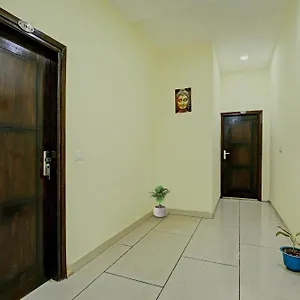 *** Hotel O Lavish India