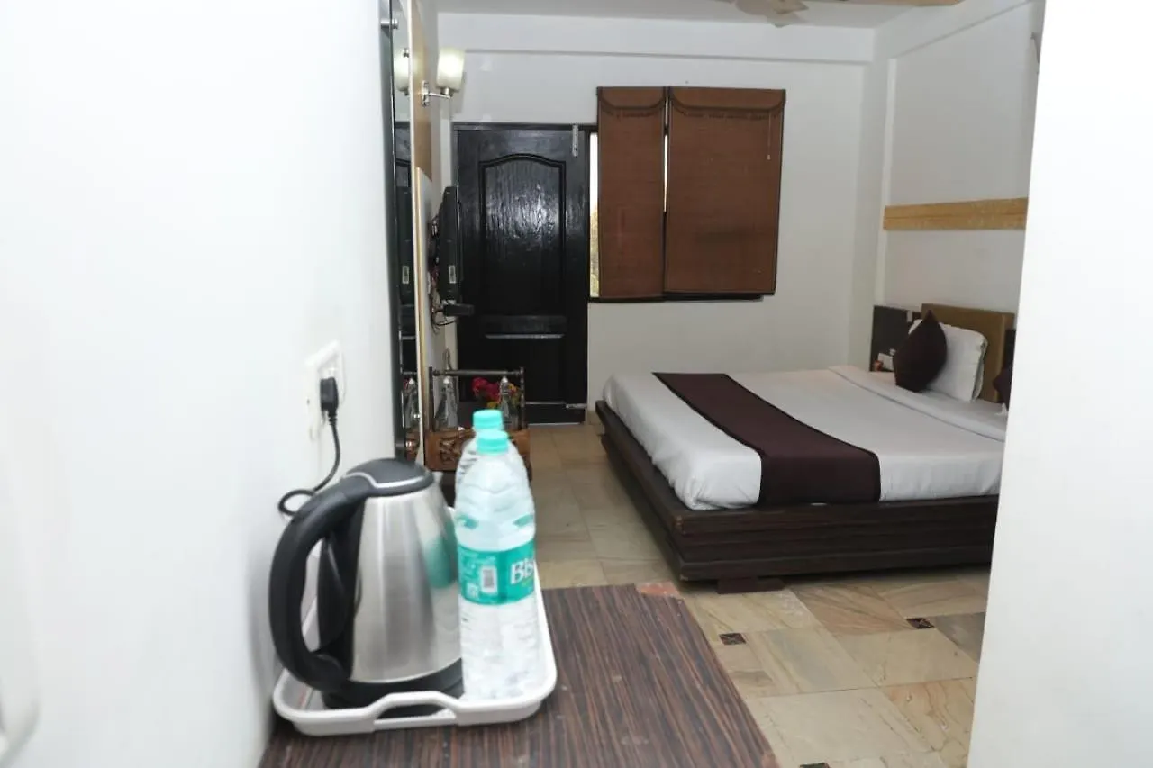 Hotel Panna Paradise 아그라
