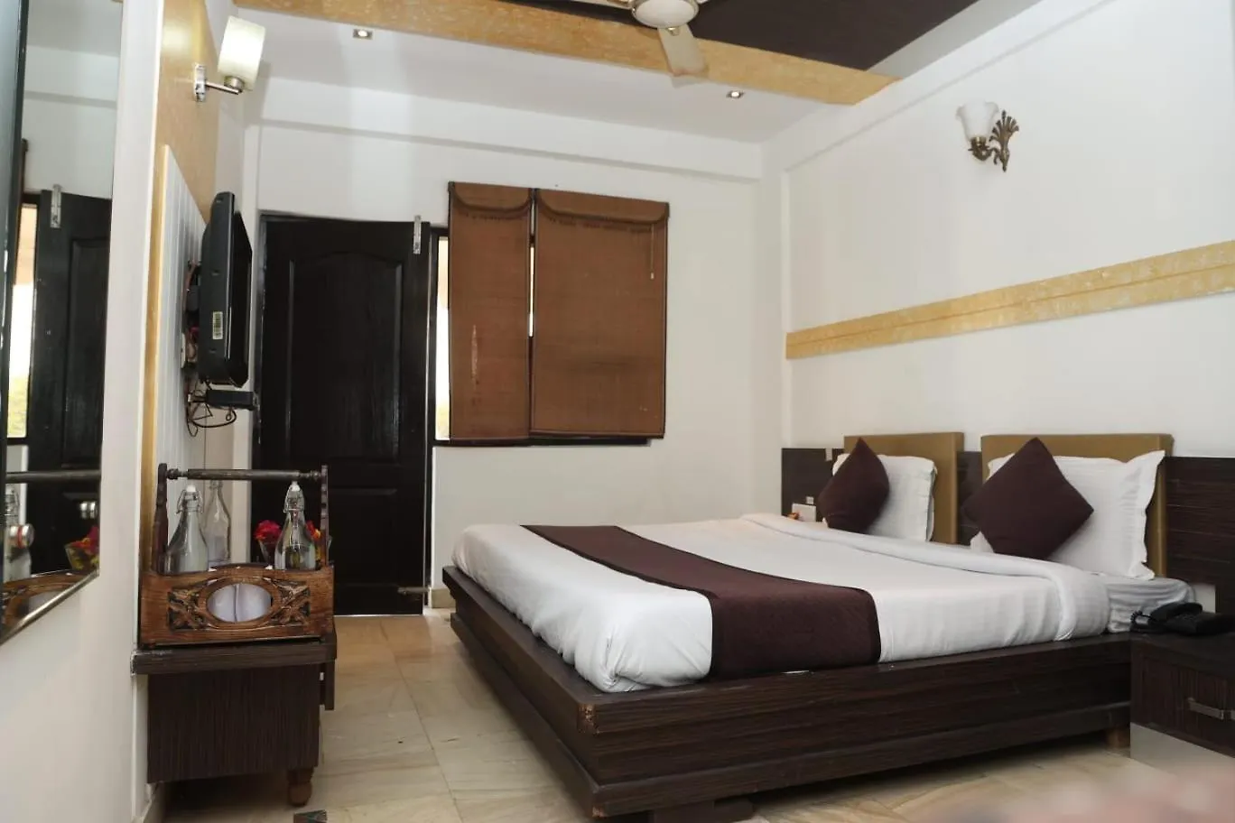 Hotel Panna Paradise 아그라